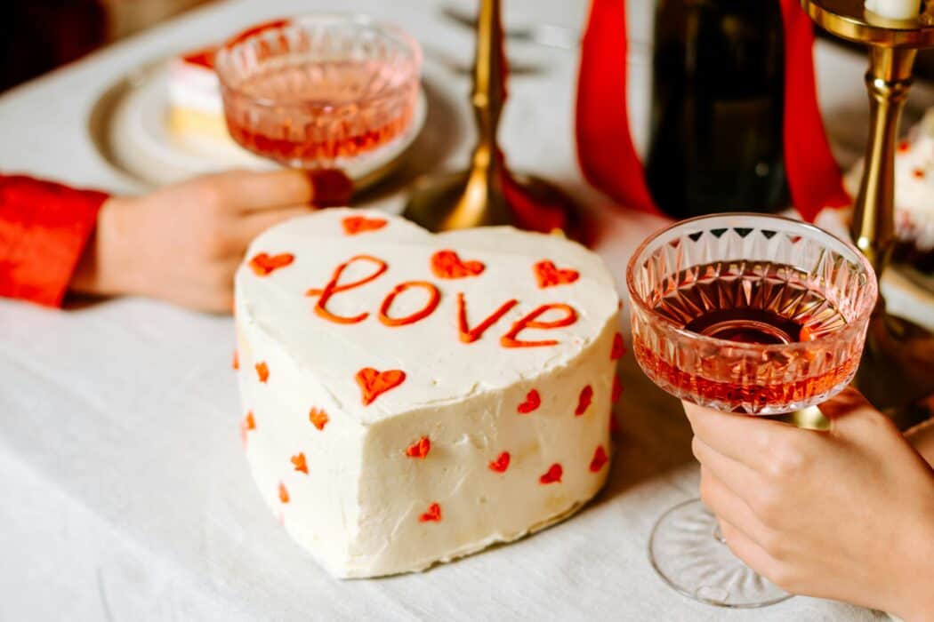 34 Cute Ideas for a Romantic Valentine’s Date Night at Home