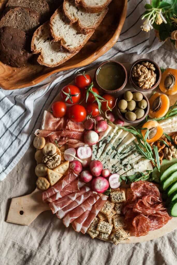 summer-charcuterie-board